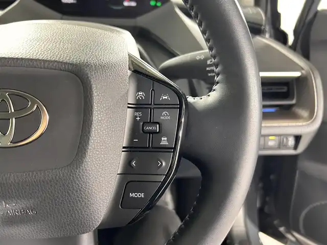 トヨタ プリウス U 佐賀県 2023(令5)年 1.1万km グレーＭ 純正8インチディスプレイオーディオ/フルセグTV/Bluetooth/Androidauto/AppleCarplay/全方位カメラ/衝突被害軽減システム/レーダークルーズコントロール/レーンアシスト/ブラインドスポットモニター/後方車両接近告知機能/パーキングサポートブレーキ/ロードサインアシスト/オートライト/オートマチックハイビーム/LEDヘッドライト/電子パーキング/ブレーキホールド/ビルトインETC2.0/前後ドライブレコーダー/運転席・助手席シートヒーター/ISOFIX対応シート/純正フロアマット/プッシュスタート/スマートキー/スペアキー×１