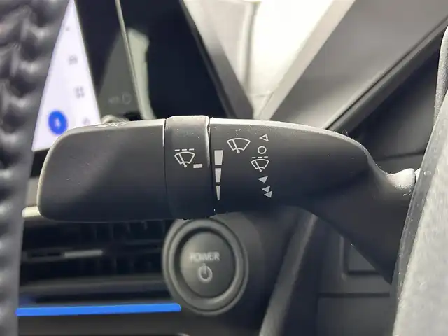 トヨタ プリウス U 佐賀県 2023(令5)年 1.1万km グレーＭ 純正8インチディスプレイオーディオ/フルセグTV/Bluetooth/Androidauto/AppleCarplay/全方位カメラ/衝突被害軽減システム/レーダークルーズコントロール/レーンアシスト/ブラインドスポットモニター/後方車両接近告知機能/パーキングサポートブレーキ/ロードサインアシスト/オートライト/オートマチックハイビーム/LEDヘッドライト/電子パーキング/ブレーキホールド/ビルトインETC2.0/前後ドライブレコーダー/運転席・助手席シートヒーター/ISOFIX対応シート/純正フロアマット/プッシュスタート/スマートキー/スペアキー×１