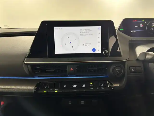 トヨタ プリウス U 佐賀県 2023(令5)年 1.1万km グレーＭ 純正8インチディスプレイオーディオ/フルセグTV/Bluetooth/Androidauto/AppleCarplay/全方位カメラ/衝突被害軽減システム/レーダークルーズコントロール/レーンアシスト/ブラインドスポットモニター/後方車両接近告知機能/パーキングサポートブレーキ/ロードサインアシスト/オートライト/オートマチックハイビーム/LEDヘッドライト/電子パーキング/ブレーキホールド/ビルトインETC2.0/前後ドライブレコーダー/運転席・助手席シートヒーター/ISOFIX対応シート/純正フロアマット/プッシュスタート/スマートキー/スペアキー×１