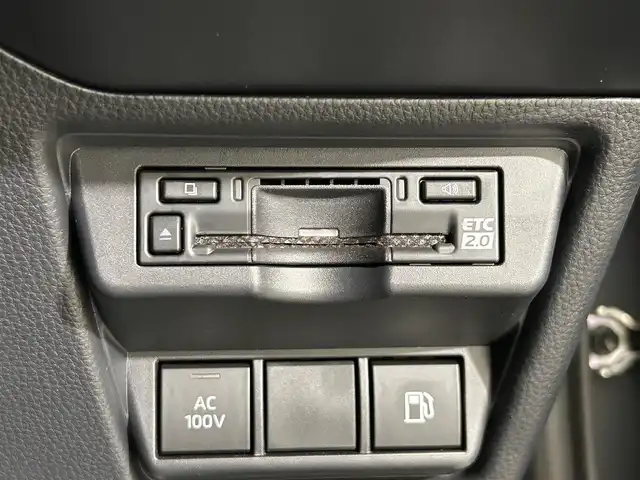 トヨタ プリウス U 佐賀県 2023(令5)年 1.1万km グレーＭ 純正8インチディスプレイオーディオ/フルセグTV/Bluetooth/Androidauto/AppleCarplay/全方位カメラ/衝突被害軽減システム/レーダークルーズコントロール/レーンアシスト/ブラインドスポットモニター/後方車両接近告知機能/パーキングサポートブレーキ/ロードサインアシスト/オートライト/オートマチックハイビーム/LEDヘッドライト/電子パーキング/ブレーキホールド/ビルトインETC2.0/前後ドライブレコーダー/運転席・助手席シートヒーター/ISOFIX対応シート/純正フロアマット/プッシュスタート/スマートキー/スペアキー×１