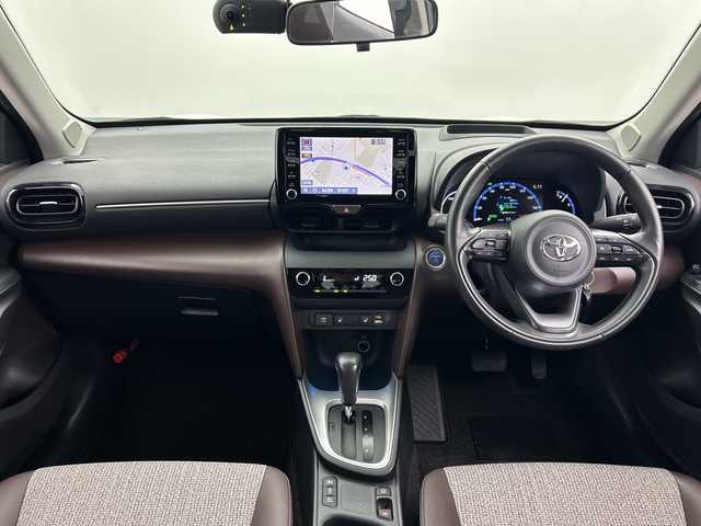 トヨタ ヤリスクロス ハイブリッド Z 三重県 2021(令3)年 1.7万km ホワイトパールクリスタルシャイン /禁煙車//純正ナビ//パノラミックビューモニター//トヨタセーフティセンス//プリクラッシュセーフティ//オートマチックハイビーム//レーントレーシングアシスト//レーダークルーズコントロール//ブラインドスポットモニター//前席シートヒーター//運転席パワーシート//パワーバックドア//ステアリングヒーター//ヘッドアップディスプレイ//AC100V//電動パーキング//ステアリングスイッチ//LEDヘッドライト//オートライト