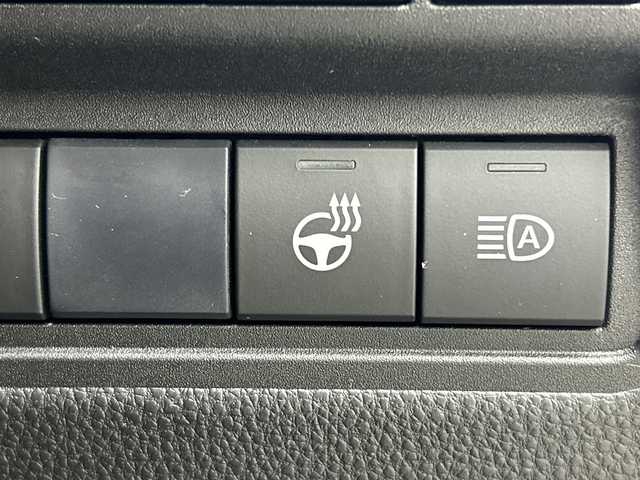 トヨタ ヤリスクロス ハイブリッド Z 三重県 2021(令3)年 1.7万km ホワイトパールクリスタルシャイン /禁煙車//純正ナビ//パノラミックビューモニター//トヨタセーフティセンス//プリクラッシュセーフティ//オートマチックハイビーム//レーントレーシングアシスト//レーダークルーズコントロール//ブラインドスポットモニター//前席シートヒーター//運転席パワーシート//パワーバックドア//ステアリングヒーター//ヘッドアップディスプレイ//AC100V//電動パーキング//ステアリングスイッチ//LEDヘッドライト//オートライト