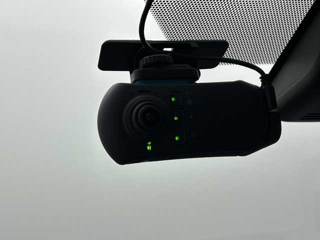 トヨタ ヤリスクロス ハイブリッド Z 三重県 2021(令3)年 1.7万km ホワイトパールクリスタルシャイン /禁煙車//純正ナビ//パノラミックビューモニター//トヨタセーフティセンス//プリクラッシュセーフティ//オートマチックハイビーム//レーントレーシングアシスト//レーダークルーズコントロール//ブラインドスポットモニター//前席シートヒーター//運転席パワーシート//パワーバックドア//ステアリングヒーター//ヘッドアップディスプレイ//AC100V//電動パーキング//ステアリングスイッチ//LEDヘッドライト//オートライト