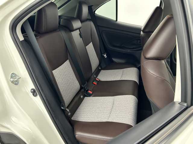 トヨタ ヤリスクロス ハイブリッド Z 三重県 2021(令3)年 1.7万km ホワイトパールクリスタルシャイン /禁煙車//純正ナビ//パノラミックビューモニター//トヨタセーフティセンス//プリクラッシュセーフティ//オートマチックハイビーム//レーントレーシングアシスト//レーダークルーズコントロール//ブラインドスポットモニター//前席シートヒーター//運転席パワーシート//パワーバックドア//ステアリングヒーター//ヘッドアップディスプレイ//AC100V//電動パーキング//ステアリングスイッチ//LEDヘッドライト//オートライト