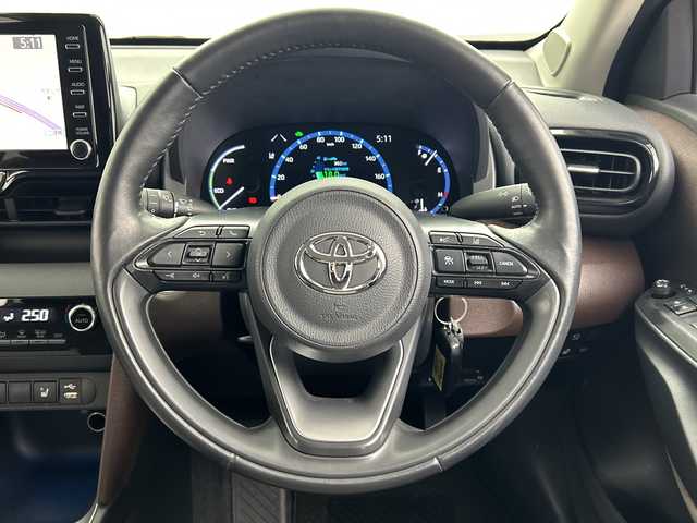 トヨタ ヤリスクロス ハイブリッド Z 三重県 2021(令3)年 1.7万km ホワイトパールクリスタルシャイン /禁煙車//純正ナビ//パノラミックビューモニター//トヨタセーフティセンス//プリクラッシュセーフティ//オートマチックハイビーム//レーントレーシングアシスト//レーダークルーズコントロール//ブラインドスポットモニター//前席シートヒーター//運転席パワーシート//パワーバックドア//ステアリングヒーター//ヘッドアップディスプレイ//AC100V//電動パーキング//ステアリングスイッチ//LEDヘッドライト//オートライト