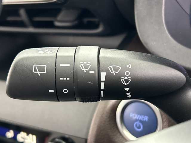 トヨタ ヤリスクロス ハイブリッド Z 三重県 2021(令3)年 1.7万km ホワイトパールクリスタルシャイン /禁煙車//純正ナビ//パノラミックビューモニター//トヨタセーフティセンス//プリクラッシュセーフティ//オートマチックハイビーム//レーントレーシングアシスト//レーダークルーズコントロール//ブラインドスポットモニター//前席シートヒーター//運転席パワーシート//パワーバックドア//ステアリングヒーター//ヘッドアップディスプレイ//AC100V//電動パーキング//ステアリングスイッチ//LEDヘッドライト//オートライト