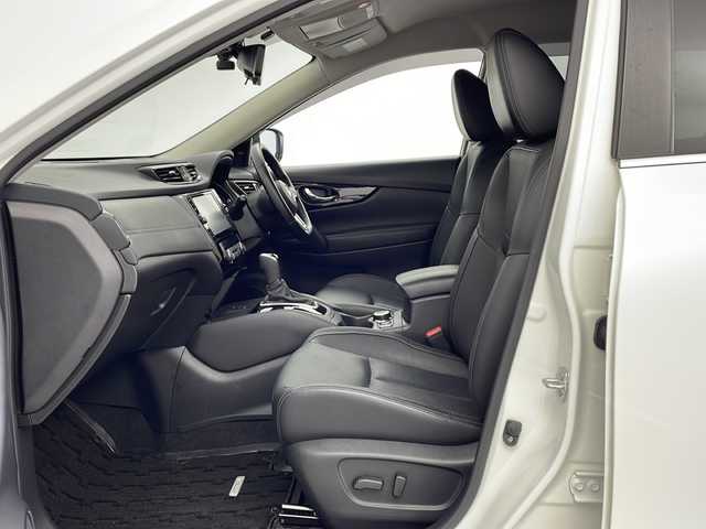 日産 エクストレイル 20Xi レザーED Vセレクション 鹿児島県 2022(令4)年 3.1万km ブリリアントホワイトパール プロパイロット/純正10型ナビ/Bluetooth DVD/フルセグTV/アラウンドビューモニター/パワーバックドア /カプロンシート/前席パワーシート/前席シートヒーター /純正前後ドライブレコーダー/前後コーナーセンサー/デジタルインナーミラー/電動パーキングブレーキ/LEDヘッドライト/オートライトコントロール/純正18インチアルミホイール/純正フロアマット/スマートキー×2/エンジンプッシュスタート/保証書