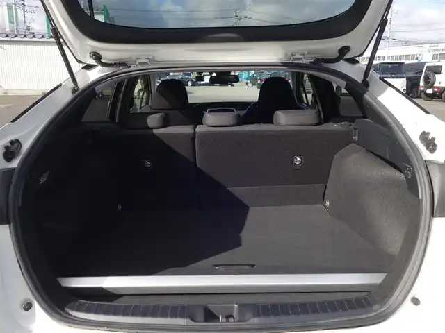 トヨタ プリウス Sセーフティプラス 山形県 2017(平29)年 7.3万km ホワイトパールクリスタルシャイン 4WD/衝突被害軽減システム/純正SDナビ/　　【CD DVD BT フルセグ】/バックカメラ/レーダークルーズコントロール/LEDオートライト/純正15インチアルミホイール/ドライブレコーダー/ステアリングスイッチ/電動格納ウィンカーミラー/フォグランプ/スマートキー×2/ETC