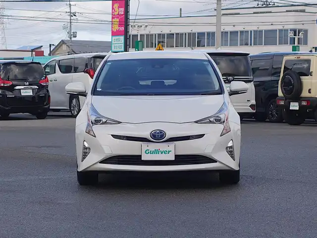 トヨタ プリウス Sセーフティプラス 山形県 2017(平29)年 7.3万km ホワイトパールクリスタルシャイン 4WD/衝突被害軽減システム/純正SDナビ/　　【CD DVD BT フルセグ】/バックカメラ/レーダークルーズコントロール/LEDオートライト/純正15インチアルミホイール/ドライブレコーダー/ステアリングスイッチ/電動格納ウィンカーミラー/フォグランプ/スマートキー×2/ETC