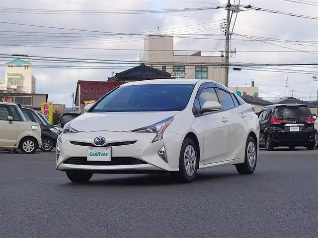 トヨタ プリウス Sセーフティプラス 山形県 2017(平29)年 7.3万km ホワイトパールクリスタルシャイン 4WD/衝突被害軽減システム/純正SDナビ/　　【CD DVD BT フルセグ】/バックカメラ/レーダークルーズコントロール/LEDオートライト/純正15インチアルミホイール/ドライブレコーダー/ステアリングスイッチ/電動格納ウィンカーミラー/フォグランプ/スマートキー×2/ETC