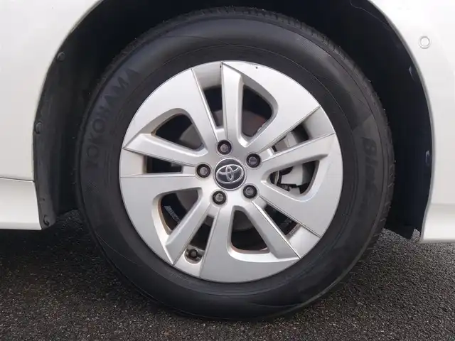 トヨタ プリウス Sセーフティプラス 山形県 2017(平29)年 7.3万km ホワイトパールクリスタルシャイン 4WD/衝突被害軽減システム/純正SDナビ/　　【CD DVD BT フルセグ】/バックカメラ/レーダークルーズコントロール/LEDオートライト/純正15インチアルミホイール/ドライブレコーダー/ステアリングスイッチ/電動格納ウィンカーミラー/フォグランプ/スマートキー×2/ETC