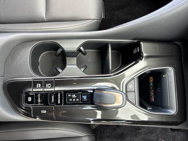 トヨタ クラウン スポーツ Z 長野県 2024(令6)年 1.8万km パールⅡ ・純正メーカーオプションナビゲーション/AM FM Bluetooth/・全方位カメラ/・ビルトインETC2.0/・パノラマルーフ/・プリクラッシュセーフティ/・レーダークルーズコントロール/・レーンキープアシスト/・オートマチックハイビーム/・ブラインドスポットモニター/・純正21インチアルミホイール/・シートヒーター(D/N)/・エアーシート(D/N)/・パワーシート(D/N)/・ステアリングヒーター/・ステアリングリモコン/・パワーバックドア/・デジタルインナーミラー/・LEDヘッドライト/・オートライト/・置くだけ充電/・ウィンカーミラー/・電動格納ミラー/・スマートキー/・エンジンプッシュスタート