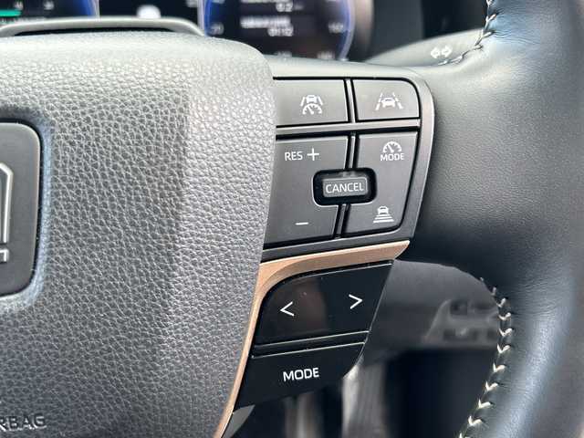 トヨタ クラウン スポーツ Z 長野県 2024(令6)年 1.8万km パールⅡ ・純正メーカーオプションナビゲーション/AM FM Bluetooth/・全方位カメラ/・ビルトインETC2.0/・パノラマルーフ/・プリクラッシュセーフティ/・レーダークルーズコントロール/・レーンキープアシスト/・オートマチックハイビーム/・ブラインドスポットモニター/・純正21インチアルミホイール/・シートヒーター(D/N)/・エアーシート(D/N)/・パワーシート(D/N)/・ステアリングヒーター/・ステアリングリモコン/・パワーバックドア/・デジタルインナーミラー/・LEDヘッドライト/・オートライト/・置くだけ充電/・ウィンカーミラー/・電動格納ミラー/・スマートキー/・エンジンプッシュスタート