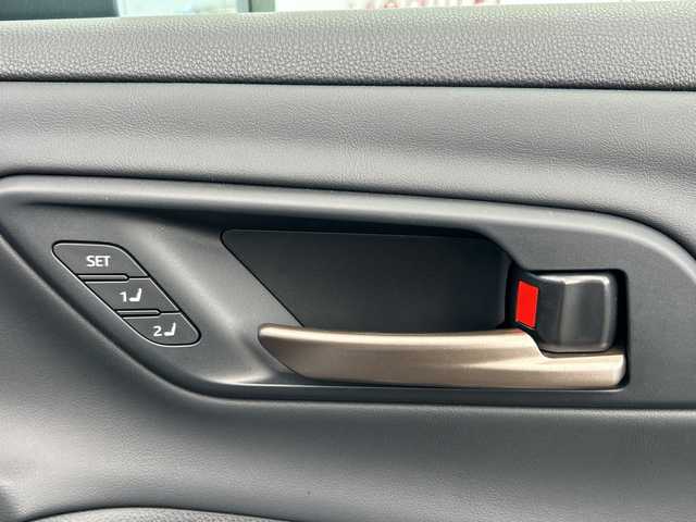 トヨタ クラウン スポーツ Z 長野県 2024(令6)年 1.8万km パールⅡ ・純正メーカーオプションナビゲーション/AM FM Bluetooth/・全方位カメラ/・ビルトインETC2.0/・パノラマルーフ/・プリクラッシュセーフティ/・レーダークルーズコントロール/・レーンキープアシスト/・オートマチックハイビーム/・ブラインドスポットモニター/・純正21インチアルミホイール/・シートヒーター(D/N)/・エアーシート(D/N)/・パワーシート(D/N)/・ステアリングヒーター/・ステアリングリモコン/・パワーバックドア/・デジタルインナーミラー/・LEDヘッドライト/・オートライト/・置くだけ充電/・ウィンカーミラー/・電動格納ミラー/・スマートキー/・エンジンプッシュスタート