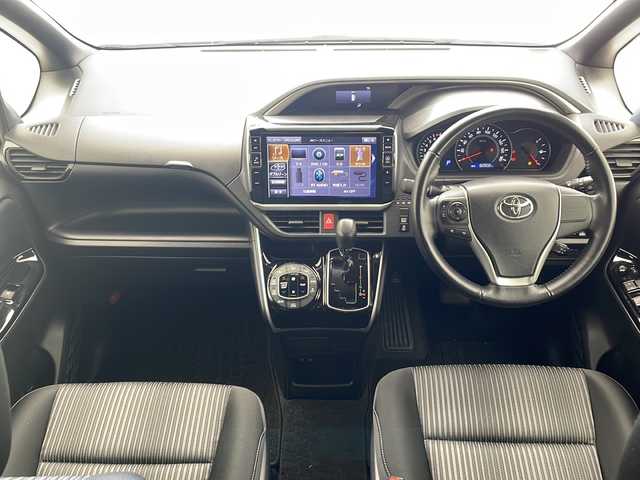 トヨタ ヴォクシー ZS 煌 沖縄県 2018(平30)年 6.1万km ホワイトパールクリスタルシャイン アルパイン11インチナビ(EX11Z）/（フルセグTV DVD　Bluetooth　USB）/バックカメラ/ドライブレコーダー/両側パワースライドドア/トヨタセーフティセンス/ステアリングスイッチ/MTモード付AT/車高調/純正フロアマット/純正19インチアルミホイール/ドアバイザー/LEDヘッドライト/オートライト/保証書