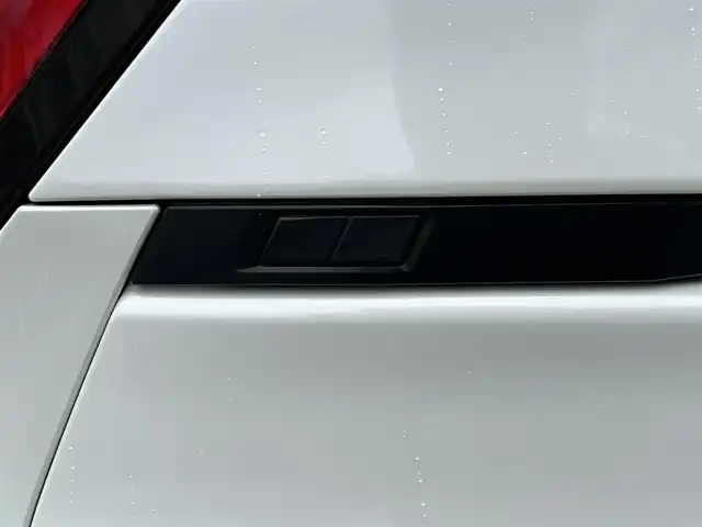 トヨタ ノア ハイブリッド S－Z 長崎県 2022(令4)年 5.1万km ホワイトパールクリスタルシャイン ワンオーナー/純正10.5インチナビ/（フルセグ・DVD・BT）/AV100V/純正フリップダウン/トヨタセーフティセンス/両側パワースライドドア/2列目オットマンシート/ドライブレコーダー前後/ETC/バックカメラ/前席シートヒーター/ステアリングヒーター/ステアリングスイッチ/パワーバックドア/ハーフレザーシート/レーダークルーズコントロール/レーンキープアシスト/オートハイビーム/オートライト/LEDヘッドライト/スペアキー