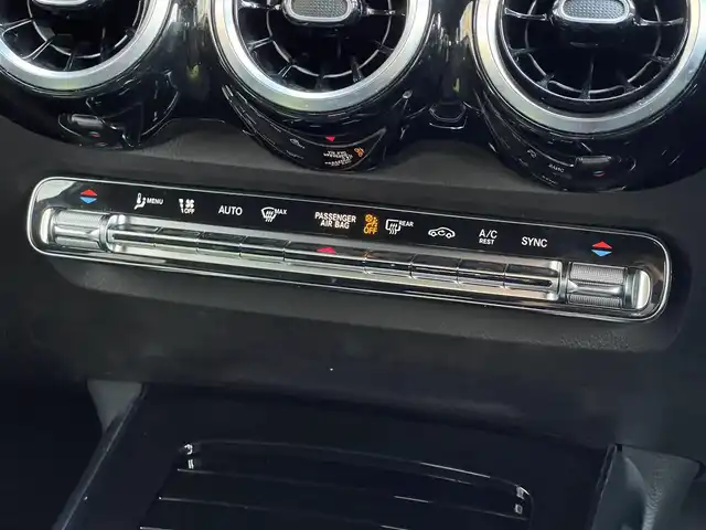 メルセデス・ベンツ ＧＬＢ２００ｄ 山梨県 2020(令2)年 5.4万km マウンテングレー ＯＰ２０インチＡＷ　/ＲＳＰ　/ＭＢＵＸ　/全方位カメラ　/フルセグ　/Ｐシート　/シートヒーター　/置型充電　/電動リアＧ　/ＬＥＤ　/Ａライト　/ＡＣＣ　/ＢＳＡ　/ＬＫＡ　/ステアリングＰ　/スペアキー　/保証書