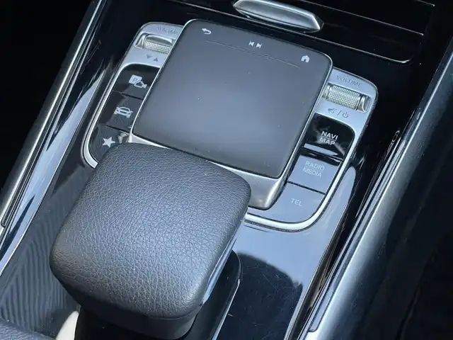 メルセデス・ベンツ ＧＬＢ２００ｄ 山梨県 2020(令2)年 5.4万km マウンテングレー ＯＰ２０インチＡＷ　/ＲＳＰ　/ＭＢＵＸ　/全方位カメラ　/フルセグ　/Ｐシート　/シートヒーター　/置型充電　/電動リアＧ　/ＬＥＤ　/Ａライト　/ＡＣＣ　/ＢＳＡ　/ＬＫＡ　/ステアリングＰ　/スペアキー　/保証書