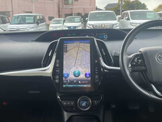 トヨタ プリウス ＰＨＶ S ナビパッケージ 千葉県 2020(令2)年 5.7万km アティチュードブラックマイカ 1オーナーー ソーラーパネルルーフ 11.6型ナビ 全方位カメラ PCS LTA AHB BSM RSA パーキングサポート ふらつき検知 AC100V 2.0ETC ドラレコ クルコン LEDライト/ソーラー充電システム/純正ビルトインETC2.0/プッシュスタート/純正LED/先行車発進告知機能 （TMN）/レーダークルーズコントロール（全車速追従機能付）/オートマチックハイビーム（AHB）/ロードサインアシスト（RSA）/パーキングサポートブレーキ（前後方静止物）/ブラインドスポットモニター（BSM）/リヤクロストラフィックアラート（RCTA）/S-VSC（ステアリング協調車両安定性制御システム）/TRC（トラクションコントロール）/SRSエアバッグ/ハンズフリー/T-Connect