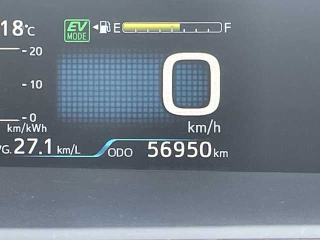 トヨタ プリウス ＰＨＶ S ナビパッケージ 千葉県 2020(令2)年 5.7万km アティチュードブラックマイカ 1オーナーー ソーラーパネルルーフ 11.6型ナビ 全方位カメラ PCS LTA AHB BSM RSA パーキングサポート ふらつき検知 AC100V 2.0ETC ドラレコ クルコン LEDライト/ソーラー充電システム/純正ビルトインETC2.0/プッシュスタート/純正LED/先行車発進告知機能 （TMN）/レーダークルーズコントロール（全車速追従機能付）/オートマチックハイビーム（AHB）/ロードサインアシスト（RSA）/パーキングサポートブレーキ（前後方静止物）/ブラインドスポットモニター（BSM）/リヤクロストラフィックアラート（RCTA）/S-VSC（ステアリング協調車両安定性制御システム）/TRC（トラクションコントロール）/SRSエアバッグ/ハンズフリー/T-Connect