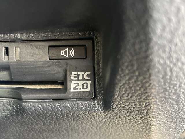 トヨタ プリウス ＰＨＶ S ナビパッケージ 千葉県 2020(令2)年 5.7万km アティチュードブラックマイカ 1オーナーー ソーラーパネルルーフ 11.6型ナビ 全方位カメラ PCS LTA AHB BSM RSA パーキングサポート ふらつき検知 AC100V 2.0ETC ドラレコ クルコン LEDライト/ソーラー充電システム/純正ビルトインETC2.0/プッシュスタート/純正LED/先行車発進告知機能 （TMN）/レーダークルーズコントロール（全車速追従機能付）/オートマチックハイビーム（AHB）/ロードサインアシスト（RSA）/パーキングサポートブレーキ（前後方静止物）/ブラインドスポットモニター（BSM）/リヤクロストラフィックアラート（RCTA）/S-VSC（ステアリング協調車両安定性制御システム）/TRC（トラクションコントロール）/SRSエアバッグ/ハンズフリー/T-Connect