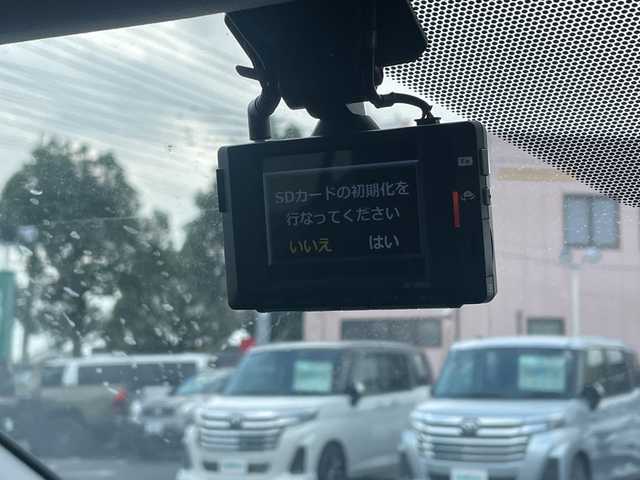 トヨタ プリウス ＰＨＶ S ナビパッケージ 千葉県 2020(令2)年 5.7万km アティチュードブラックマイカ 1オーナーー ソーラーパネルルーフ 11.6型ナビ 全方位カメラ PCS LTA AHB BSM RSA パーキングサポート ふらつき検知 AC100V 2.0ETC ドラレコ クルコン LEDライト/ソーラー充電システム/純正ビルトインETC2.0/プッシュスタート/純正LED/先行車発進告知機能 （TMN）/レーダークルーズコントロール（全車速追従機能付）/オートマチックハイビーム（AHB）/ロードサインアシスト（RSA）/パーキングサポートブレーキ（前後方静止物）/ブラインドスポットモニター（BSM）/リヤクロストラフィックアラート（RCTA）/S-VSC（ステアリング協調車両安定性制御システム）/TRC（トラクションコントロール）/SRSエアバッグ/ハンズフリー/T-Connect