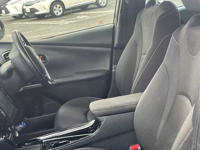 トヨタ プリウス ＰＨＶ S ナビパッケージ 千葉県 2020(令2)年 5.7万km アティチュードブラックマイカ 1オーナーー ソーラーパネルルーフ 11.6型ナビ 全方位カメラ PCS LTA AHB BSM RSA パーキングサポート ふらつき検知 AC100V 2.0ETC ドラレコ クルコン LEDライト/ソーラー充電システム/純正ビルトインETC2.0/プッシュスタート/純正LED/先行車発進告知機能 （TMN）/レーダークルーズコントロール（全車速追従機能付）/オートマチックハイビーム（AHB）/ロードサインアシスト（RSA）/パーキングサポートブレーキ（前後方静止物）/ブラインドスポットモニター（BSM）/リヤクロストラフィックアラート（RCTA）/S-VSC（ステアリング協調車両安定性制御システム）/TRC（トラクションコントロール）/SRSエアバッグ/ハンズフリー/T-Connect