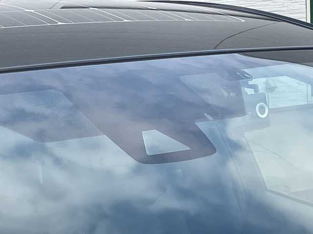 トヨタ プリウス ＰＨＶ S ナビパッケージ 千葉県 2020(令2)年 5.7万km アティチュードブラックマイカ 1オーナーー ソーラーパネルルーフ 11.6型ナビ 全方位カメラ PCS LTA AHB BSM RSA パーキングサポート ふらつき検知 AC100V 2.0ETC ドラレコ クルコン LEDライト/ソーラー充電システム/純正ビルトインETC2.0/プッシュスタート/純正LED/先行車発進告知機能 （TMN）/レーダークルーズコントロール（全車速追従機能付）/オートマチックハイビーム（AHB）/ロードサインアシスト（RSA）/パーキングサポートブレーキ（前後方静止物）/ブラインドスポットモニター（BSM）/リヤクロストラフィックアラート（RCTA）/S-VSC（ステアリング協調車両安定性制御システム）/TRC（トラクションコントロール）/SRSエアバッグ/ハンズフリー/T-Connect