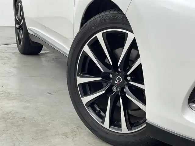 トヨタ ハリアー エレガンス G’s 茨城県 2016(平28)年 5.2万km ホワイトパールクリスタルシャイン 後席モニター　ナビ　バックカメラ　ＥＴＣ　ドライブレコーダー　パワーシート　プッシュスタート　パワーシート　ＬＥＤヘッドライト　オートライト　横滑り防止装置　ＭＴモード付き　電動格納ミラー　禁煙車