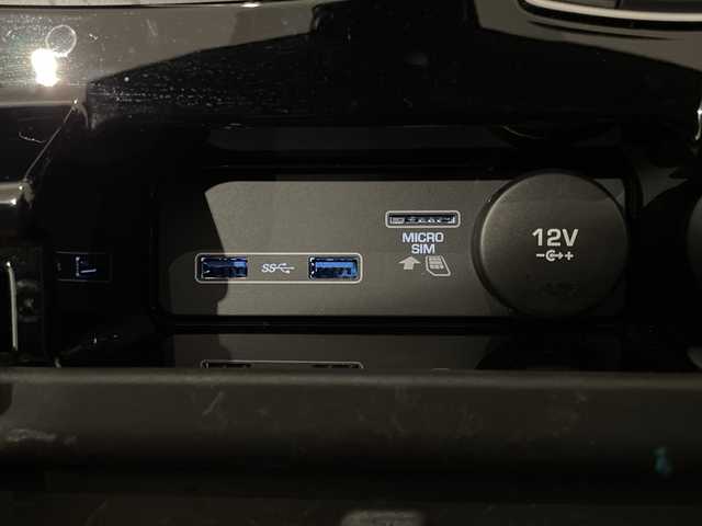 ランドローバー ランドローバー ディスカバリー HSE 新潟県 2020(令2)年 2.9万km 黒 オプション/コールドクライメートパック/・ヒーテッドウィンドスクリーン /・ヒーテッドウォッシャーノズル /・ヒーテッドステアリングホイール /・フロント/リアシート（ヒーター付）/ドライバーアシストパック/・ブラインドスポットアシスト/・アダプティブクルーズコントロール（ステアリングアシスト付）/・ハイスピードエマージェンシーブレーキ/・トラフィックサインレコグニション&アダプティブスピードリミッタ/シートパック 4/・16ウェイフロントシート（ウィンザーレザー、メモリ付）/・14ウェイ電動調整+2ウェイ手動ヘッドレスト/・電動：前後、クッション高さ、リクライニング、クッションチルト、ボルスター、4ウェイランバー/オプションカラー　サントリーニブラック（メタリック）/ルーフレール（ブラック）/プライバシーガラス/ウィンドスクリーン（ヒーター付）/ナビゲーション【CD/DVD/BT】/Apple CarPlay/Android Auto/360°サラウンドカメラ/レーンキープアシスト/パーキングアシスト/パドルシフト