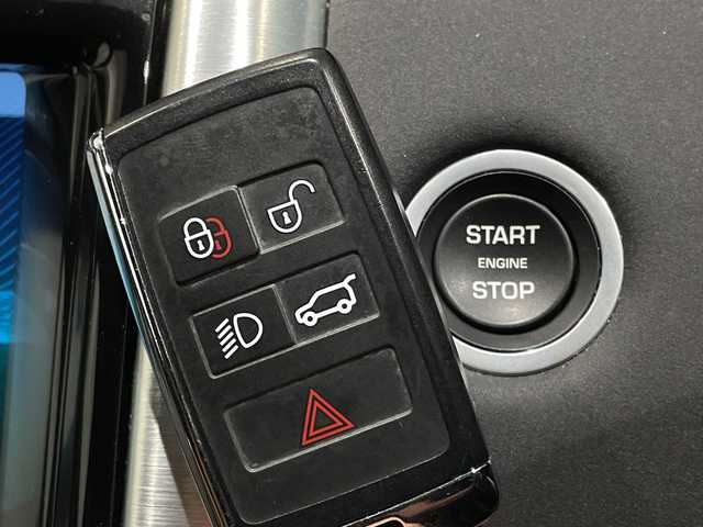 ランドローバー ランドローバー ディスカバリー HSE 新潟県 2020(令2)年 2.9万km 黒 オプション/コールドクライメートパック/・ヒーテッドウィンドスクリーン /・ヒーテッドウォッシャーノズル /・ヒーテッドステアリングホイール /・フロント/リアシート（ヒーター付）/ドライバーアシストパック/・ブラインドスポットアシスト/・アダプティブクルーズコントロール（ステアリングアシスト付）/・ハイスピードエマージェンシーブレーキ/・トラフィックサインレコグニション&アダプティブスピードリミッタ/シートパック 4/・16ウェイフロントシート（ウィンザーレザー、メモリ付）/・14ウェイ電動調整+2ウェイ手動ヘッドレスト/・電動：前後、クッション高さ、リクライニング、クッションチルト、ボルスター、4ウェイランバー/オプションカラー　サントリーニブラック（メタリック）/ルーフレール（ブラック）/プライバシーガラス/ウィンドスクリーン（ヒーター付）/ナビゲーション【CD/DVD/BT】/Apple CarPlay/Android Auto/360°サラウンドカメラ/レーンキープアシスト/パーキングアシスト/パドルシフト