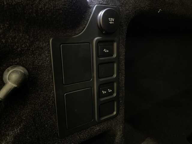 ランドローバー ランドローバー ディスカバリー HSE 新潟県 2020(令2)年 2.9万km 黒 オプション/コールドクライメートパック/・ヒーテッドウィンドスクリーン /・ヒーテッドウォッシャーノズル /・ヒーテッドステアリングホイール /・フロント/リアシート（ヒーター付）/ドライバーアシストパック/・ブラインドスポットアシスト/・アダプティブクルーズコントロール（ステアリングアシスト付）/・ハイスピードエマージェンシーブレーキ/・トラフィックサインレコグニション&アダプティブスピードリミッタ/シートパック 4/・16ウェイフロントシート（ウィンザーレザー、メモリ付）/・14ウェイ電動調整+2ウェイ手動ヘッドレスト/・電動：前後、クッション高さ、リクライニング、クッションチルト、ボルスター、4ウェイランバー/オプションカラー　サントリーニブラック（メタリック）/ルーフレール（ブラック）/プライバシーガラス/ウィンドスクリーン（ヒーター付）/ナビゲーション【CD/DVD/BT】/Apple CarPlay/Android Auto/360°サラウンドカメラ/レーンキープアシスト/パーキングアシスト/パドルシフト