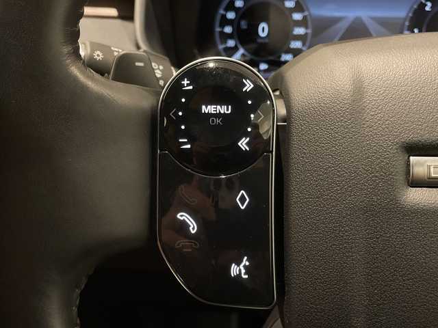 ランドローバー ランドローバー ディスカバリー HSE 新潟県 2020(令2)年 2.9万km 黒 オプション/コールドクライメートパック/・ヒーテッドウィンドスクリーン /・ヒーテッドウォッシャーノズル /・ヒーテッドステアリングホイール /・フロント/リアシート（ヒーター付）/ドライバーアシストパック/・ブラインドスポットアシスト/・アダプティブクルーズコントロール（ステアリングアシスト付）/・ハイスピードエマージェンシーブレーキ/・トラフィックサインレコグニション&アダプティブスピードリミッタ/シートパック 4/・16ウェイフロントシート（ウィンザーレザー、メモリ付）/・14ウェイ電動調整+2ウェイ手動ヘッドレスト/・電動：前後、クッション高さ、リクライニング、クッションチルト、ボルスター、4ウェイランバー/オプションカラー　サントリーニブラック（メタリック）/ルーフレール（ブラック）/プライバシーガラス/ウィンドスクリーン（ヒーター付）/ナビゲーション【CD/DVD/BT】/Apple CarPlay/Android Auto/360°サラウンドカメラ/レーンキープアシスト/パーキングアシスト/パドルシフト