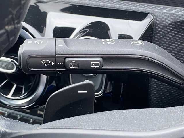 メルセデス・ベンツ Ａ１８０ スタイル 宮崎県 2020(令2)年 2.6万km マウンテングレー 純正ナビゲーション/　AM FM BT TV　USB/バックカメラ/衝突軽減ブレーキ/アダクティブレーンキープアシスト/アダクティブステアリング/ESP/レーダークルーズコントロール/パドルシフト/DN席パワーシート（メモリー機能付き）/DN席シートヒーター/ETC車載器/ブラインドスポットモニター/ウィンカーミラー/フォグランプ/Rrフォグランプ/スマートキー/プッシュスタート/アイドリングストップ/ウィンカーミラー/電動格納ミラー