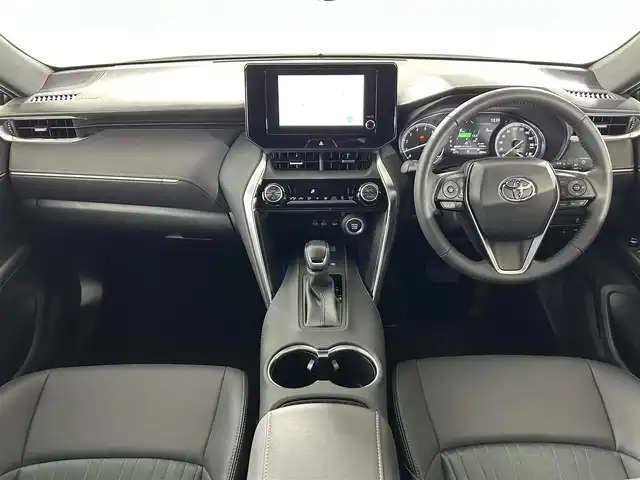 トヨタ ハリアー G 佐賀県 2024(令6)年 0.7万km プラチナホワイトパールマイカ 純正8インチナビ/AM/FM/フルセグTV/Bluetooth/バックカメラ/衝突軽減システム/横滑り防止/レーントレーシングアシスト/クリアランスソナー/ロードサインアシスト/アダプティブクルーズコントロール/オートマチックハイビーム/LEDヘッドライト/電動リアゲート/運転席パワーシート/電子パーキング/ブレーキホールド/純正前方ドライブレコーダー/フォグランプ/ハーフレザーシート/純正18インチアルミホイール/ビルトインETC２．０/デジタルインナーミラー/スマートキー