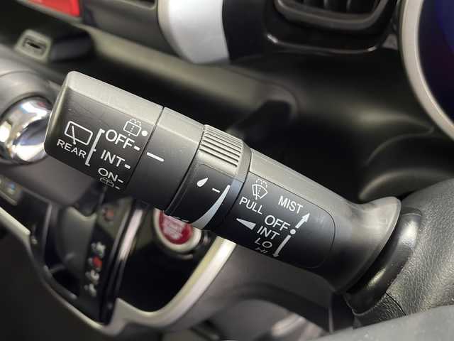 ホンダ Ｎ ＢＯＸ カスタム SSパッケージ 鹿児島県 2017(平29)年 3.3万km クリスタルブラックパール 純正ＳＤナビ　/（フルセグ/Bluetooth/CD/DVD）/片側パワースライドドア　/ドライブレコーダー　/ビルドインＥＴＣ　/運転席シートハイトアジャスター　/バックカメラ　　/チップアップシート/オートライト　/純正アルミホイール　/ハイトアジャスター　/ＬＥＤフォグライト　/後席サンシェード/オートリトラミラー