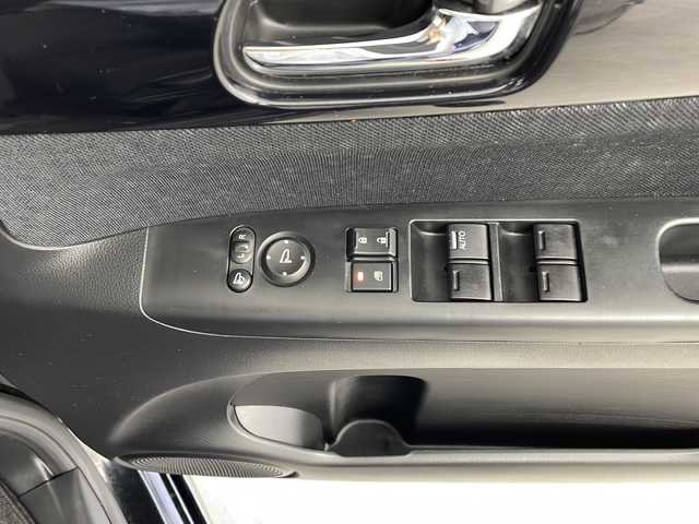 ホンダ Ｎ ＢＯＸ カスタム SSパッケージ 鹿児島県 2017(平29)年 3.3万km クリスタルブラックパール 純正ＳＤナビ　/（フルセグ/Bluetooth/CD/DVD）/片側パワースライドドア　/ドライブレコーダー　/ビルドインＥＴＣ　/運転席シートハイトアジャスター　/バックカメラ　　/チップアップシート/オートライト　/純正アルミホイール　/ハイトアジャスター　/ＬＥＤフォグライト　/後席サンシェード/オートリトラミラー