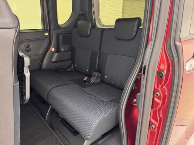 ダイハツ タント カスタム X 兵庫県 2024(令6)年 0.5万km ファイアークォーツレッドM 4WD/社外SDナビ(CD/DVD/SD/Bluetooth/フルセグ)/全方位カメラ/両側パワースライドドア/前後コーナーセンサー/ハーフレザーシート/シートヒーター/アイドリングストップ/LEDヘッドライト/LEDフォグライト/純正14インチアルミホイール/純正フロアマット/オートライト