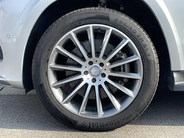 メルセデス・ベンツ ＧＬＳ５５０ 4マチックスポーツ 青森県 2016(平28)年 3.9万km イリジウムシルバー 純正ナビ/(フルセグTV/CD/DVD/Bluetooth)/harman/kardonスピーカー/全周囲カメラ/ブラインドスポットモニター/ETC/電動リアゲート/前席メモリー付きパワーシート/シートヒーター/前後ドライブレコーダー/ルーフレール/サンルーフ/前後コーナーセンサー/レーンキープアシスト/アダプティブクルーズコントロール/レザーシート/純正アルミホイール/純正フロアマット/4WD/スマートキー/プッシュエンジンスタート