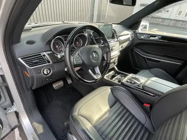 メルセデス・ベンツ ＧＬＳ５５０ 4マチックスポーツ 青森県 2016(平28)年 3.9万km イリジウムシルバー 純正ナビ/(フルセグTV/CD/DVD/Bluetooth)/harman/kardonスピーカー/全周囲カメラ/ブラインドスポットモニター/ETC/電動リアゲート/前席メモリー付きパワーシート/シートヒーター/前後ドライブレコーダー/ルーフレール/サンルーフ/前後コーナーセンサー/レーンキープアシスト/アダプティブクルーズコントロール/レザーシート/純正アルミホイール/純正フロアマット/4WD/スマートキー/プッシュエンジンスタート