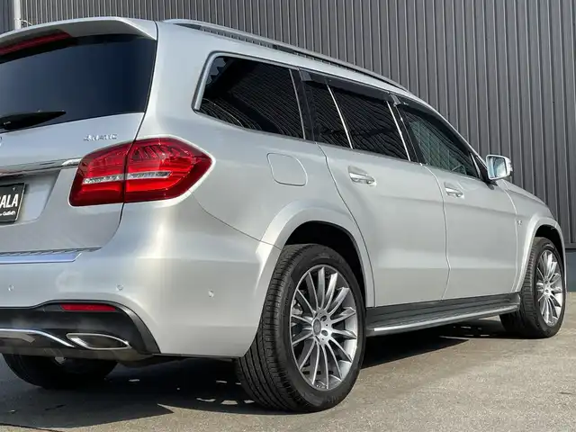 メルセデス・ベンツ ＧＬＳ５５０ 4マチックスポーツ 青森県 2016(平28)年 3.9万km イリジウムシルバー 純正ナビ/(フルセグTV/CD/DVD/Bluetooth)/harman/kardonスピーカー/全周囲カメラ/ブラインドスポットモニター/ETC/電動リアゲート/前席メモリー付きパワーシート/シートヒーター/前後ドライブレコーダー/ルーフレール/サンルーフ/前後コーナーセンサー/レーンキープアシスト/アダプティブクルーズコントロール/レザーシート/純正アルミホイール/純正フロアマット/4WD/スマートキー/プッシュエンジンスタート