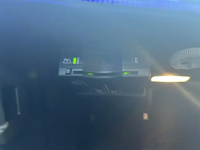 メルセデス・ベンツ ＣＬＳ２２０ｄ スポーツ エクスクルーシブPKG 滋賀県 2019(平31)年 5.1万km カバンサイトブルー エクスクルーシブパッケージ/ムーンルーフ　/ブルメスターサラウンドシステム/12.3インチコックピットディスプレイ/パーキングアシスト　/アダプティブクルーズコントロール　/ビルトインＥＴＣ　/パドルシフト　/前後ドライブレコーダー　/レザーシート/Ｄ＋Ｎ席シートヒーター／エアシート　/後席シートヒーター/Ｄ＋Ｎ席パワーシート/アクティブエマージェンシーストップアシスト/アクティブレーンチェンジアシスト/純正アルミホイール(19インチ)/エアバッグ(W＋サイド)