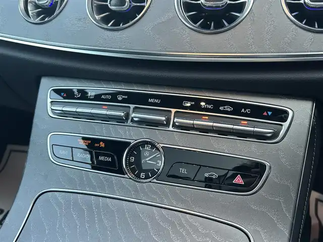 メルセデス・ベンツ ＣＬＳ２２０ｄ スポーツ エクスクルーシブPKG 滋賀県 2019(平31)年 5.1万km カバンサイトブルー エクスクルーシブパッケージ/ムーンルーフ　/ブルメスターサラウンドシステム/12.3インチコックピットディスプレイ/パーキングアシスト　/アダプティブクルーズコントロール　/ビルトインＥＴＣ　/パドルシフト　/前後ドライブレコーダー　/レザーシート/Ｄ＋Ｎ席シートヒーター／エアシート　/後席シートヒーター/Ｄ＋Ｎ席パワーシート/アクティブエマージェンシーストップアシスト/アクティブレーンチェンジアシスト/純正アルミホイール(19インチ)/エアバッグ(W＋サイド)