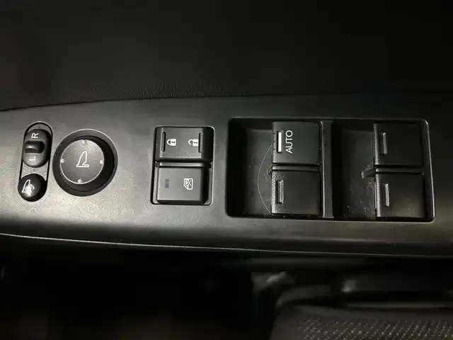 ホンダ Ｎ ＢＯＸ G Lパッケージ 鹿児島県 2016(平28)年 6.8万km クリスタルブラックパール エマージェンシーストップシグナル/シティブレーキアクティブシステム/アイドリングストップ/ECONモード/片側パワースライドドア/純正メモリナビ【VXM-164VFi】/（CD/DVD/フルセグ/Bluetooth/SD/iPod）/バックカメラ/ビルトインETC/社外前方ドライブレコーダー/ステアリングリモコン/チップアップシート/純正LEDヘッドライト/純正フロアマット