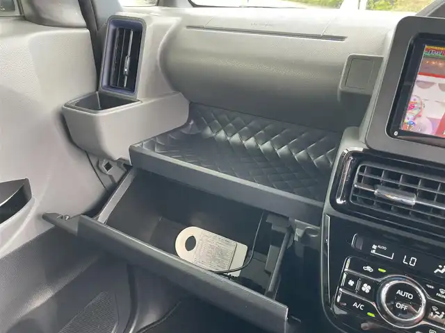 ダイハツ タント カスタム X 富山県 2019(令1)年 7.2万km シャイニングホワイトパール 社外ナビ//フルセグTV//DVD再生//Bluetooth//Bカメラ//両側自動ドア//スマートキー//シートヒーター//ETC//ハーフレザーシート//LEDオートライト//ＬＥＤフォグライト//コーナーセンサー//Dレコ