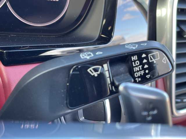 ポルシェ カイエン S 東京都 2019(平31)年 3万km 青 ワンオーナー/赤レザーシート/シートヒーター/電動パワーシート/スマートキー/プッシュスタート/スポーツクロノパッケージ/前後ドライブレコーダー/純正ナビ/360°カメラ/AppleCarPlay/ETC2.0/アダプティブクルーズコントロール/ブラインドスポットモニター/レーンキープアシスト/衝突被害軽減ブレーキ/パドルシフト/パワーバックドア/パークアシスト