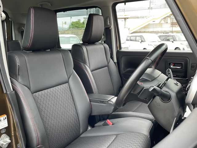 スズキ スペーシア カスタム HYBRID XS ターボ 山口県 2018(平30)年 5.4万km ブレイブカーキパール/ブラック2トーン 両側パワースライドドア/純正8インチナビ/・フルセグTV/・Bluetooth接続/・AM/FM/CD/DVD/デュアルセンサーブレーキサポート/全方位モニター/バックカメラ/ヘッドアップディスプレイ/パドルシフト/シートヒーター(D席)/ハーフレザーシート/後席サーキュレーター/純正15インチアルミホイール/LEDヘッドライト/オートライト/スマートキー/スペアキー1本