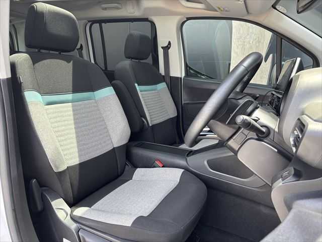 シトロエン ベルランゴ シャイン 和歌山県 2021(令3)年 6万km 白 ガラスルーフ /AppleCarPlay /BSM /Bカメラ /アクティブセーフティブレーキ /アクティブクルーズコントロール /ドラレコ /パドルシフト /パーキングセンサー /スマートキー /プッシュスタート /純16incAW /ETC