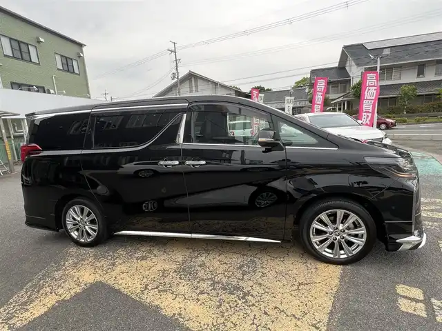 トヨタ アルファード S タイプゴールドⅡ 京都府 2021(令3)年 3.2万km ブラック  ワンオーナー/ トヨタセーフティセンス/ モデリスタエアロキット/・　モデリスタマフラー/ ツインムーンルーフ/ 3眼LEDヘッドライト/・　シーケンシャルターンランプ/ デジタルインナーミラー/ 専用ハーフレザーシート/ メーカーOP10.5インチディスプレイオーディオ/・　JBLプレミアムサウンドシステム/・　パノラミックビューモニター/・　ナビキット/・　フルセグTV/BTオーディオ/・　DVD再生/ 純正13.3インチフリップダウンモニター/ 両側パワースライドドア/ ドライブレコーダー/ ビルトインETC2.0/ クリアランスソナー/ パーキングアシスト/ クルーズコントロール/ 純正18インチアルミホイール/ スマートキー２個/ ２列目オットマン/ 純正フロアマット/ ドアバイザー/ 車両取説/ 新車時保証書