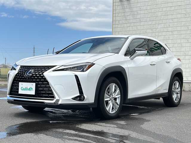 レクサス ＵＸ 250h バージョンC 香川県 2020(令2)年 6.1万km ソニッククォーツ 純正ナビ/・全方位バックカメラ/・フルセグTV/・DVD再生機能付き/・Bluetooth接続/電動リア/シートポジンションメモリ/パワーシート【D+N席】/シートヒーター/ステアリングヒーター/LEDヘッドライト/スマートキー/レーントレーシング機能/ブラインドスポットモニター/PCS/PKSA/HUD/先行発車告知/オートライト/オートマチックハイビーム/前後コーナーセンサー/スタートボタン/純正アルミ/ETC2.0/取り扱い説明書